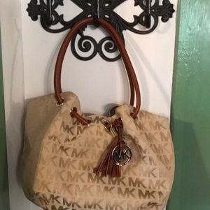 Micheal Kors purse